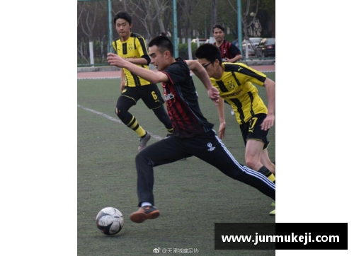 jinnianhui金年会足球球星极速对决谁才是绿茵场上的闪电战士解析排名数据与背后故事 - 副本